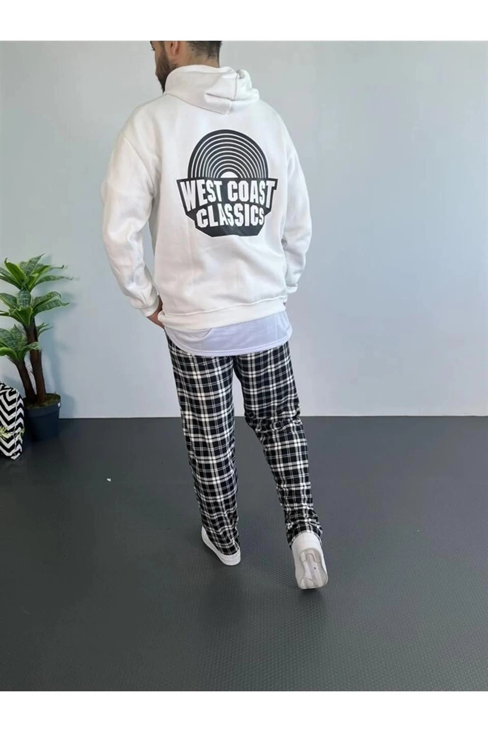Erkek Oversize Üç İplik Kapüşonlu Sweatshirt Beyaz Ön Baskılı Kanguru Cepli Kalıp İçi