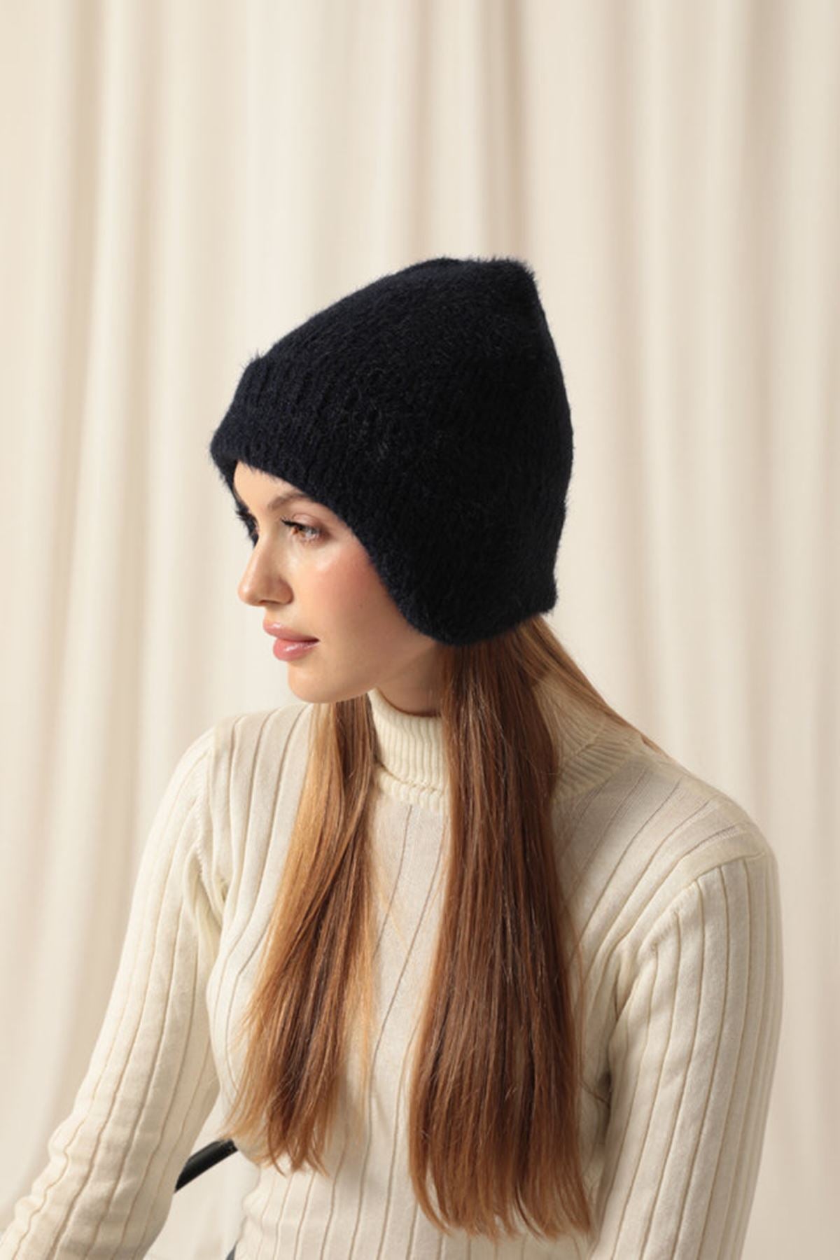 Kulak Kapatıcılı Kadın Lacivert Bere