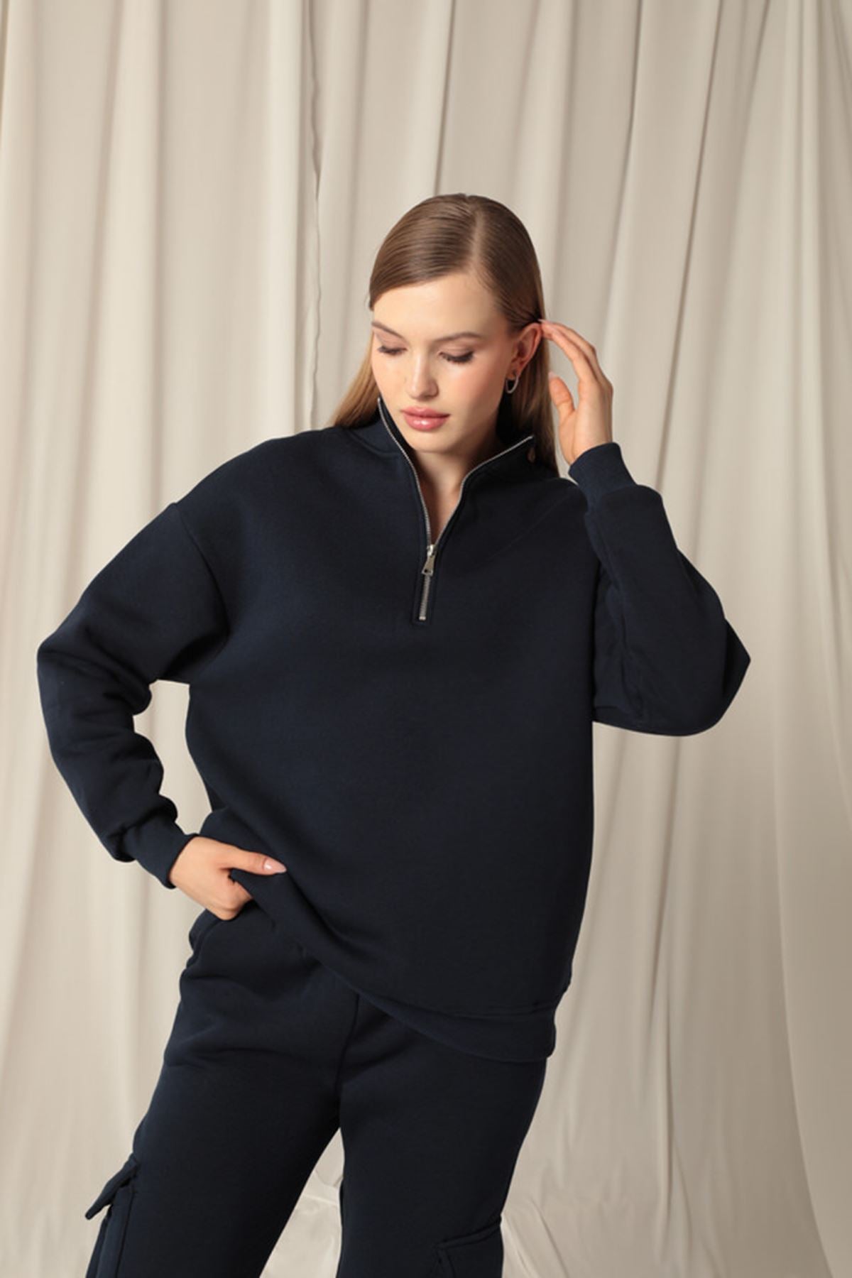 Üç İplik Dik Yaka Yarım Fermuarlı Kadın Lacivert Sweat