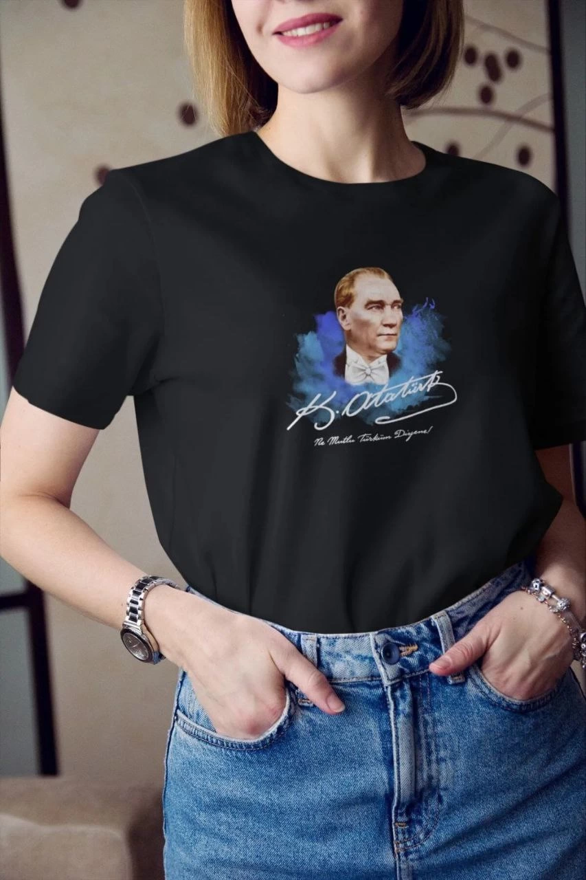 Kadın Bisiklet Yaka ATATÜRK Baskılı Oversize Kısa kol T-Shirt - Siyah