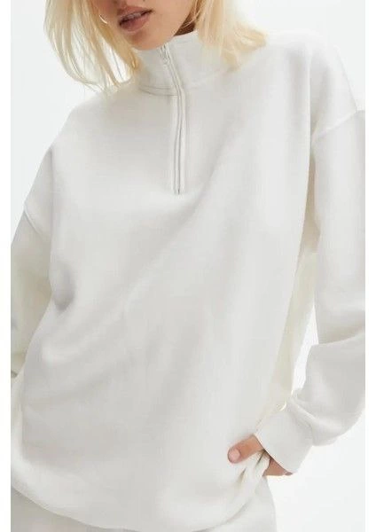 Kadın 3 iplik Pamuklu Uzun Kol Yarım Farmuarlı Yakalı SweatShirt - Beyaz