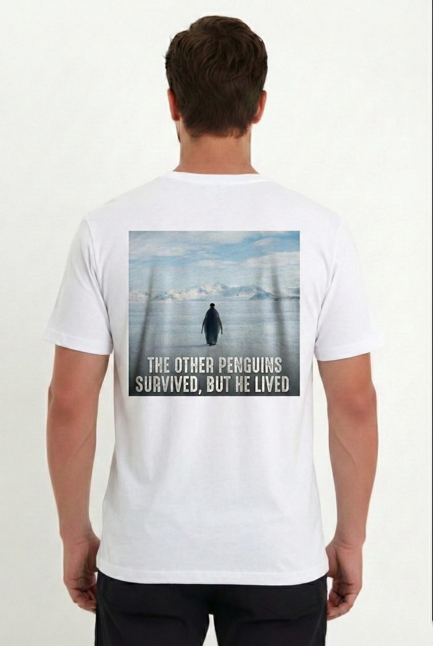 Erkek Oversize Tişört - Sırt Baskılı "Survivor Penguin" Temalı Felsefi Yazılı - Beyaz