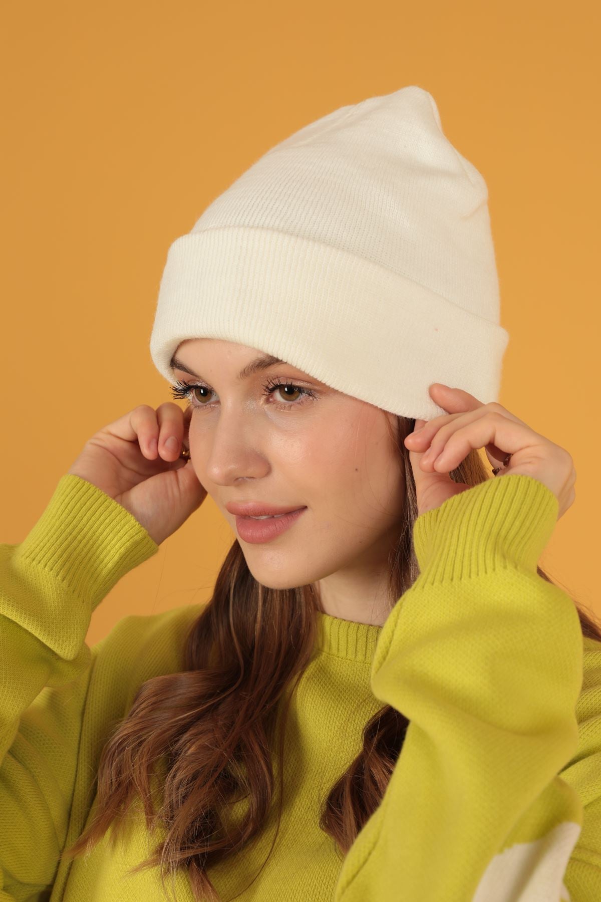 Düz Kadın Ekru Bere