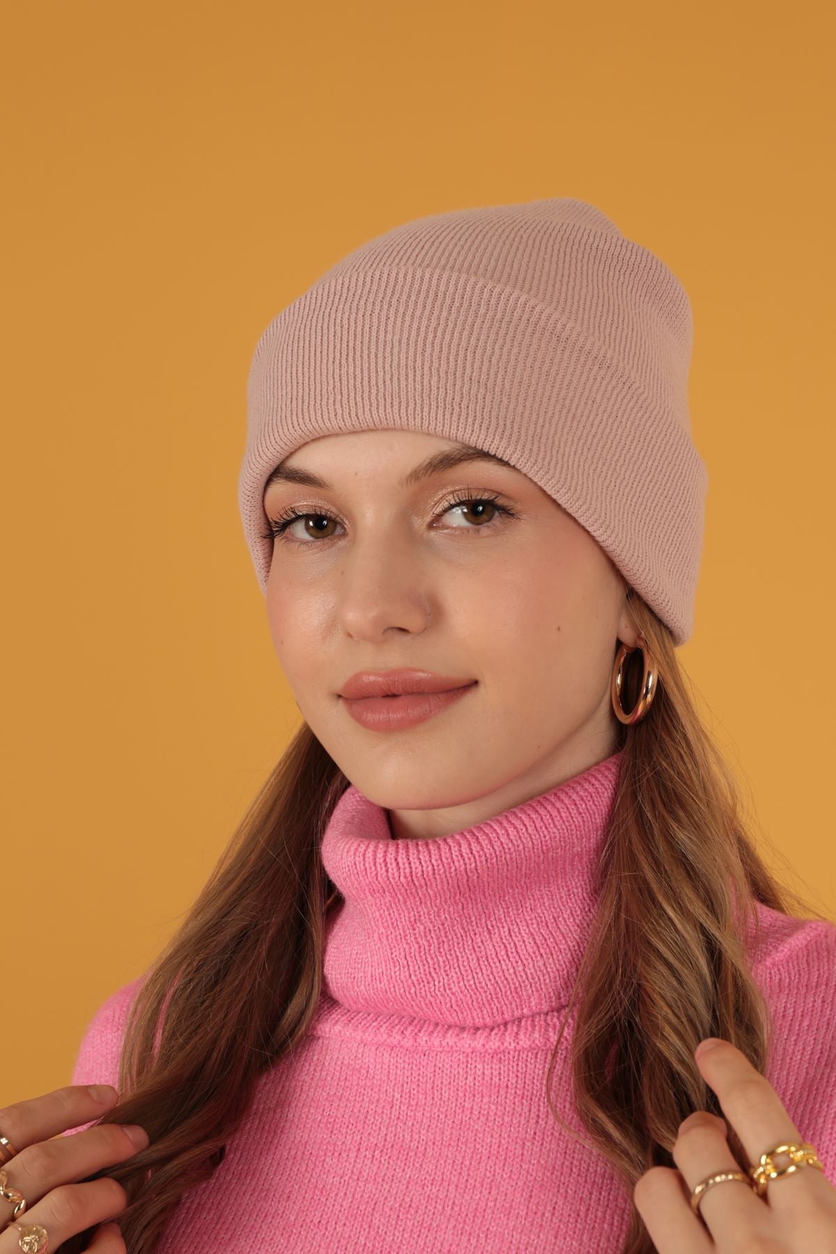 Düz Kadın Pudra Bere