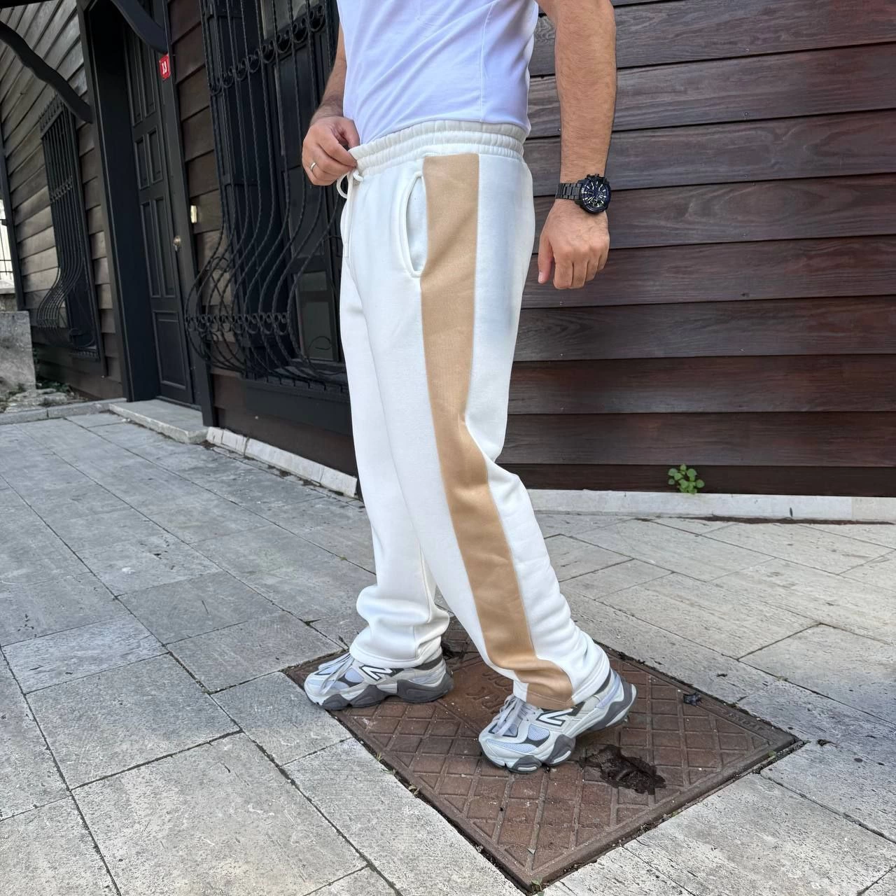 Erkek Üç İplik Kışlık Pamuklu Yandan Garneli Kalın Bej Şeritli Cepli Eşofman Altı Pantolon - Beyaz
