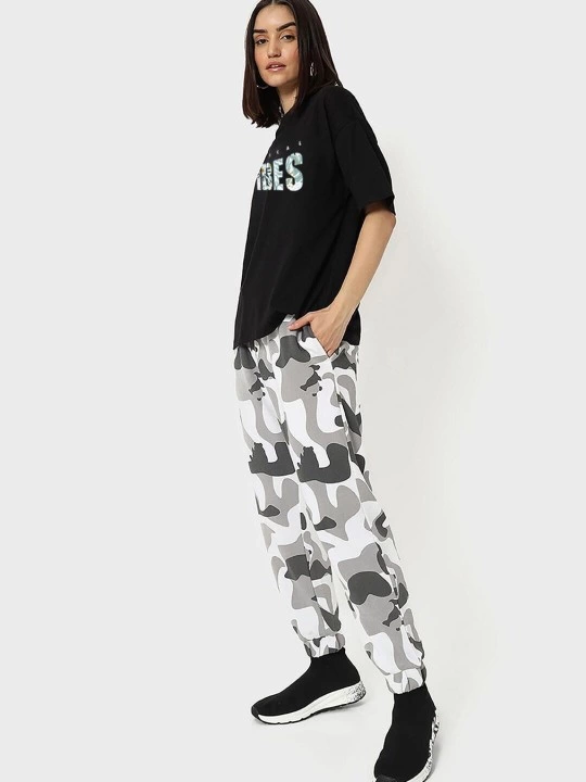Kadın Baskılı Oversize Kısa kol T-shirt - Siyah
