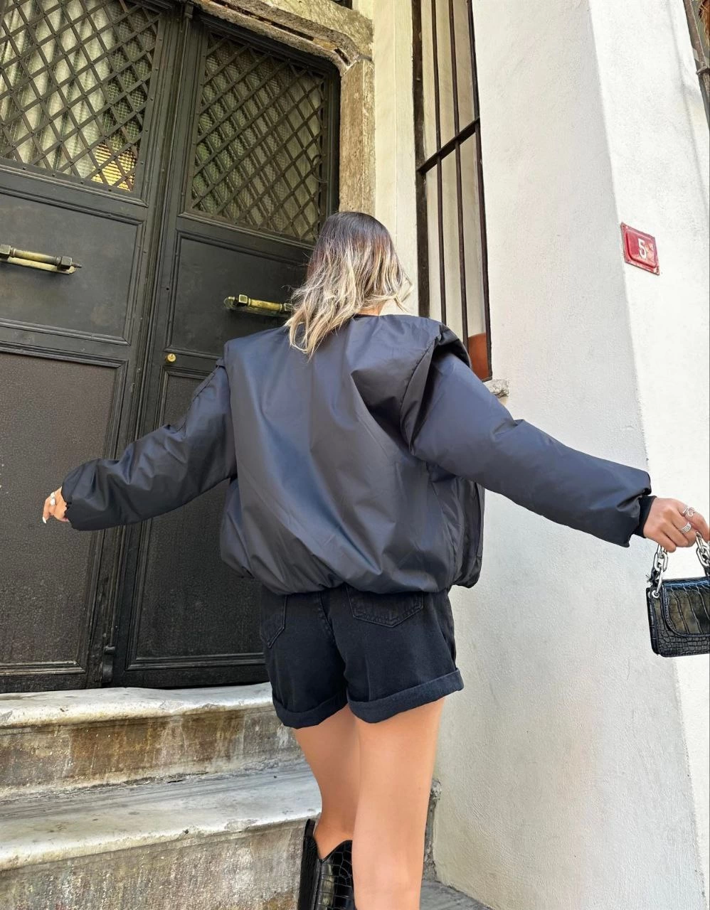 Kadın Oversize Bomber Ceket - Siyah, Fermuarlı, Sokak Modası Tarzı Mont - Siyah