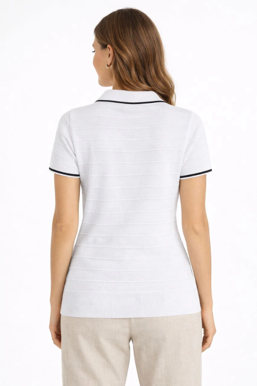 Kadın Triko Kumaş Yakalı Düğmesiz Açık Yaka Fitilli Kısa Kollu Regular Fit Tişört T-shirt - Beyaz