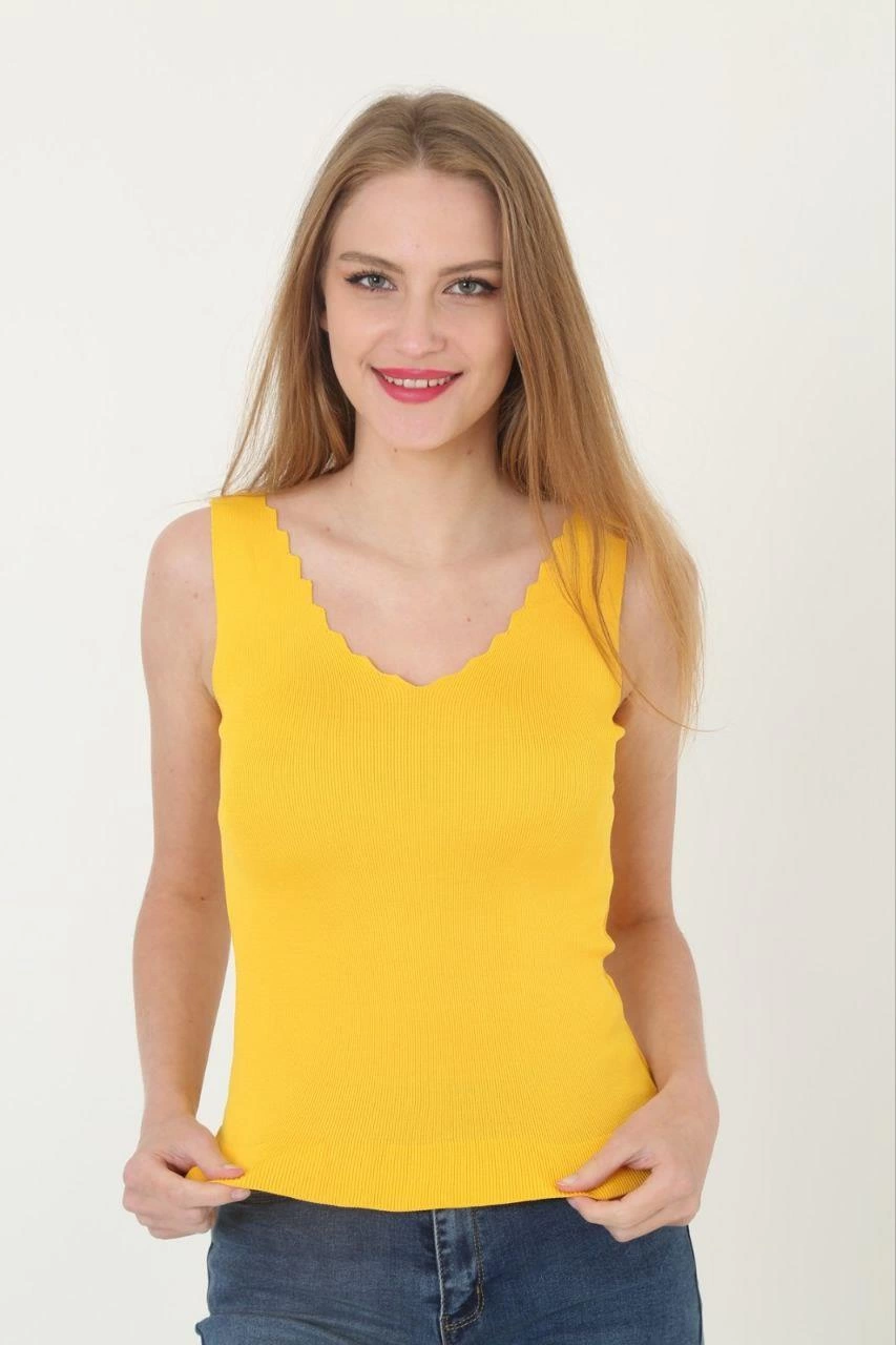 Kadın V Yaka Fırfır Detay T-Shirt - Sarı