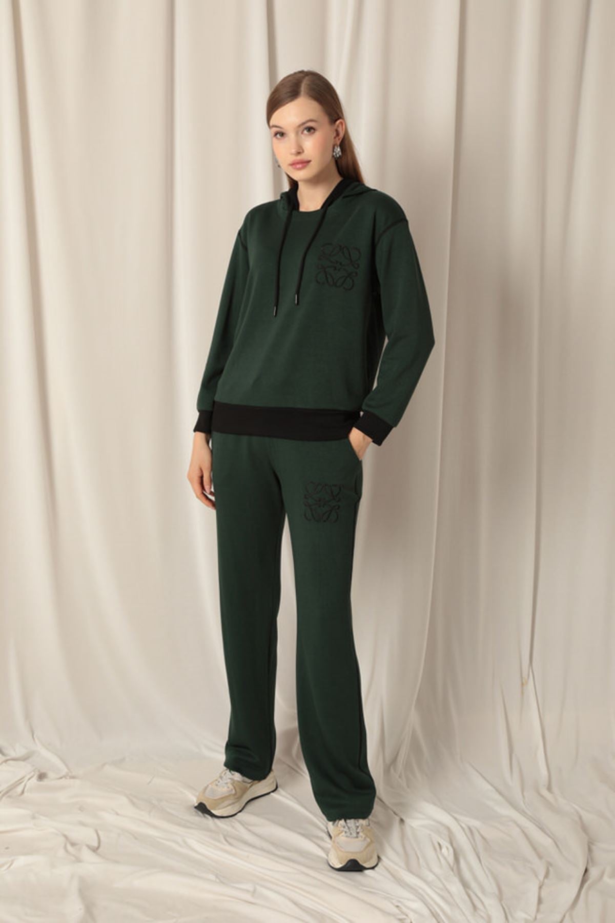 Modal Kumaş Nakışlı Garnili Kadın Zümrüt Yeşil Takım