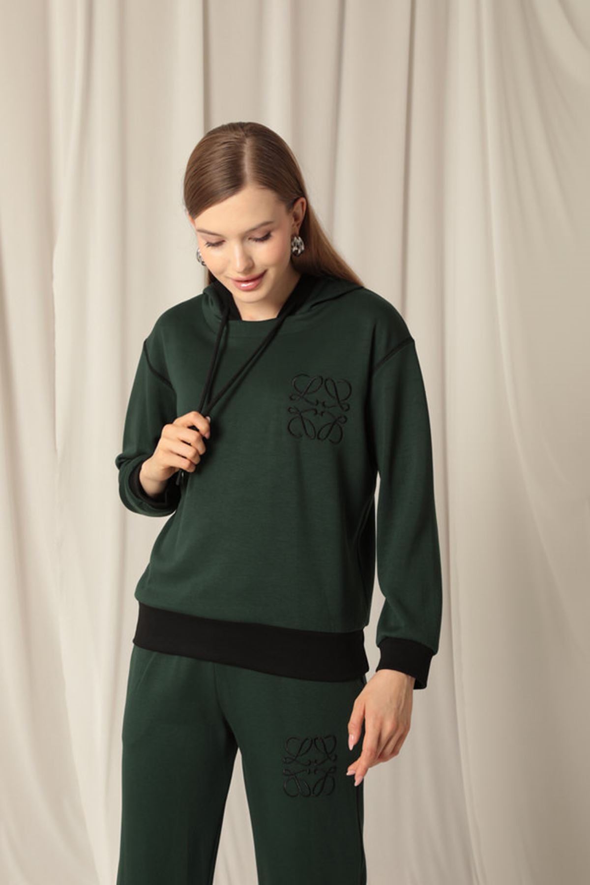 Modal Kumaş Nakışlı Garnili Kadın Zümrüt Yeşil Takım