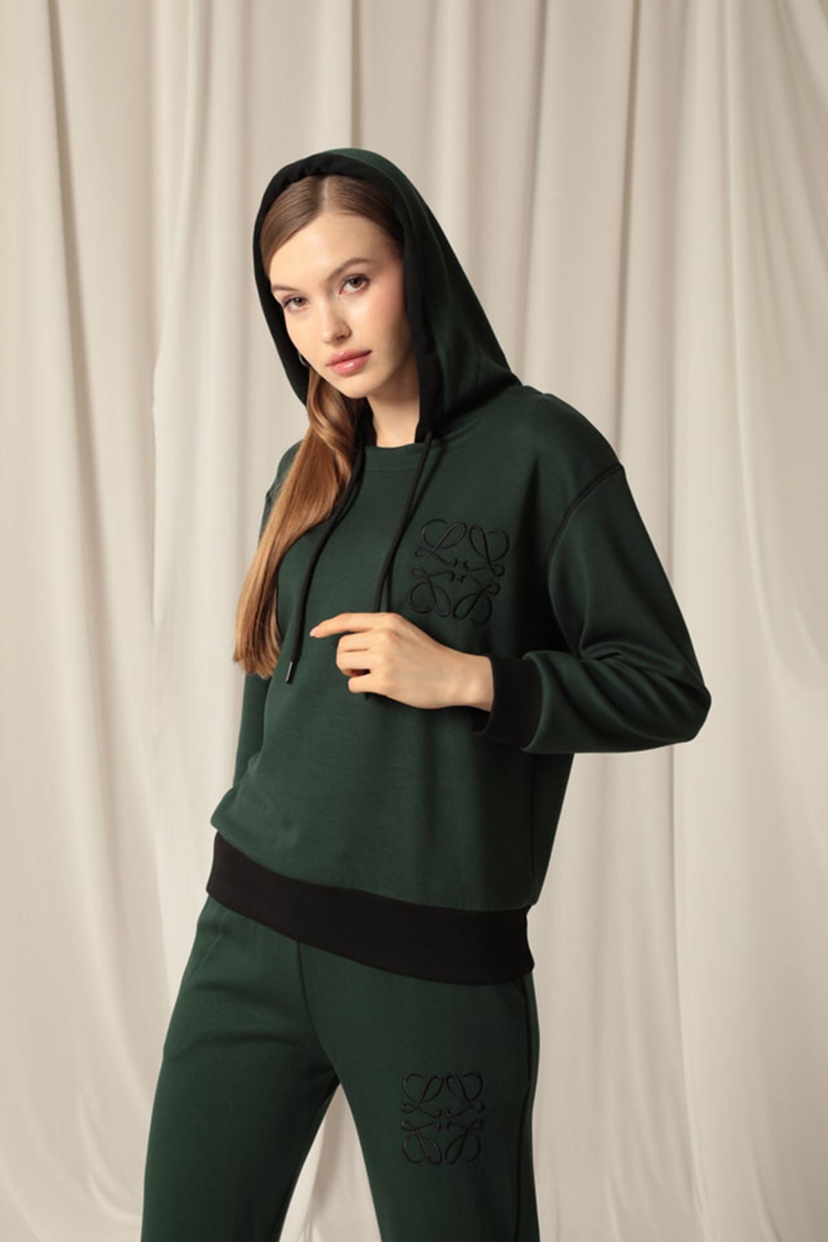 Modal Kumaş Nakışlı Garnili Kadın Zümrüt Yeşil Takım