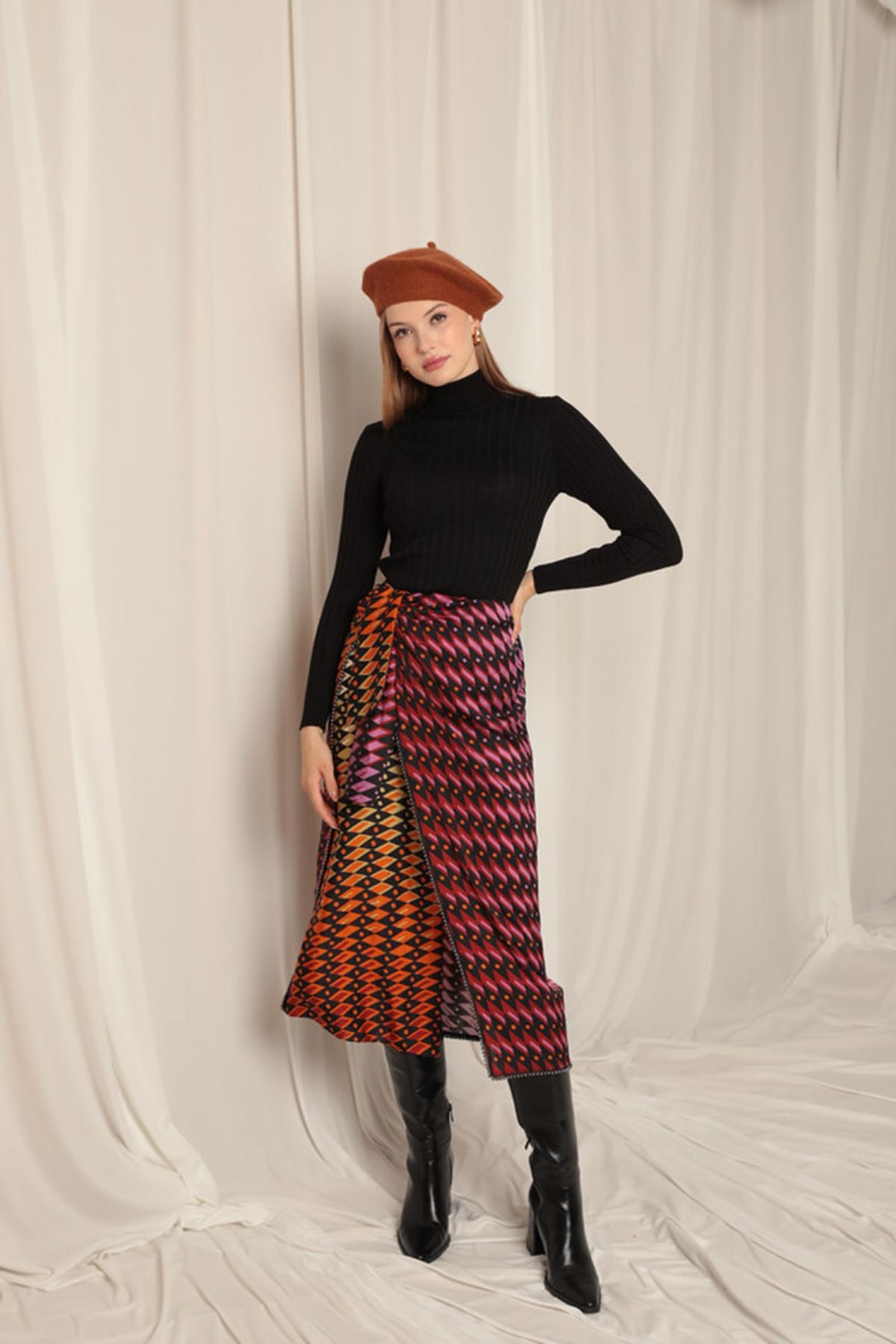 Triko Kumaş Yakalı Saç Örgülü Desen Fuşya Etek Takım