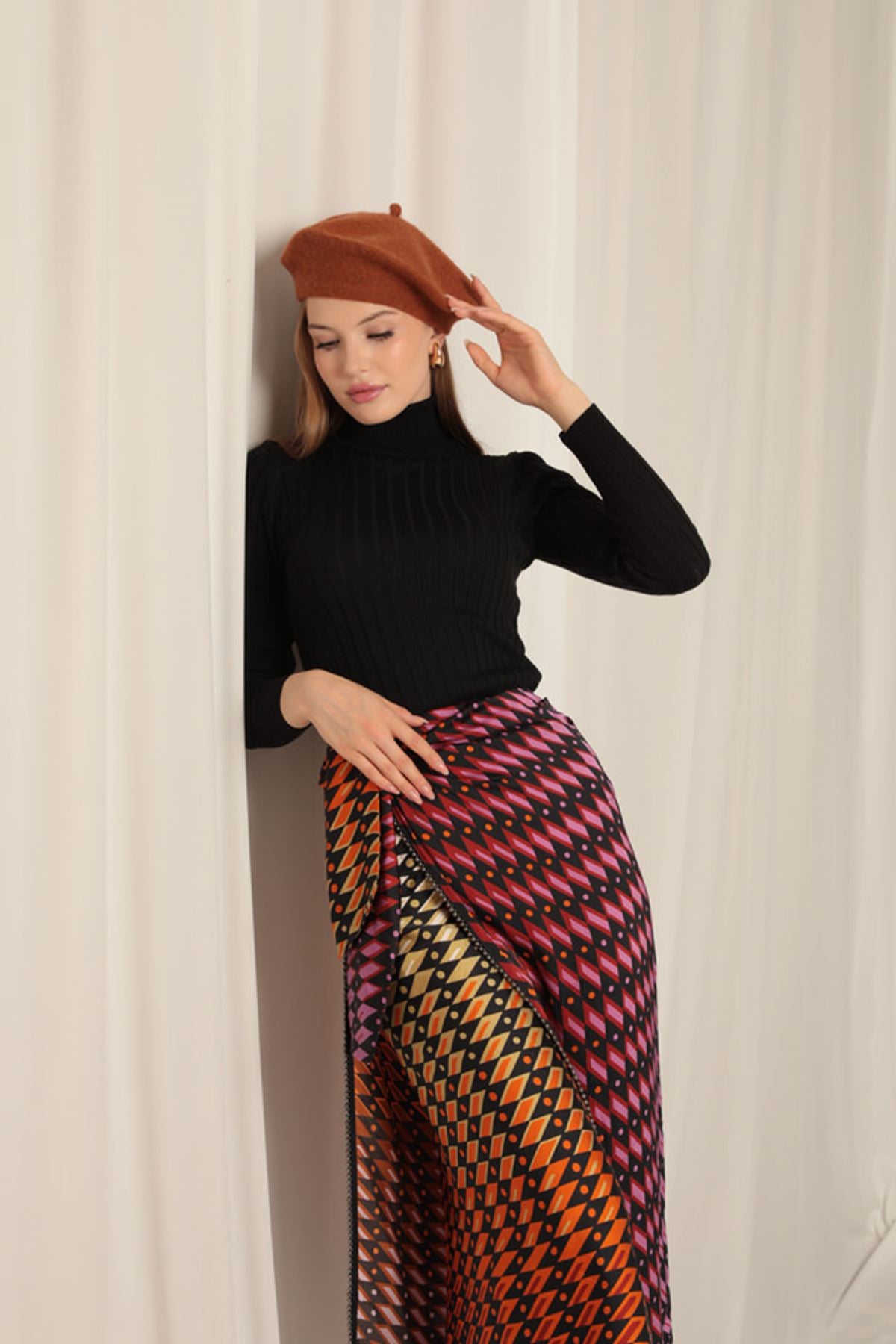 Triko Kumaş Yakalı Saç Örgülü Desen Fuşya Etek Takım