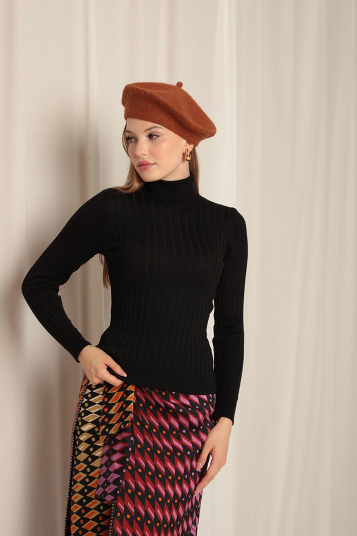 Triko Kumaş Yakalı Saç Örgülü Desen Fuşya Etek Takım