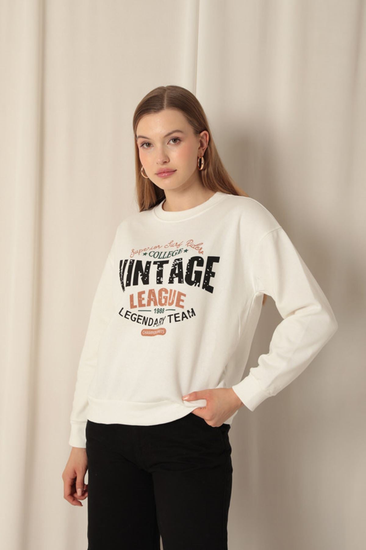 Üç İplik Kumaş Vintage Baskılı Kadın Ekru Sweat