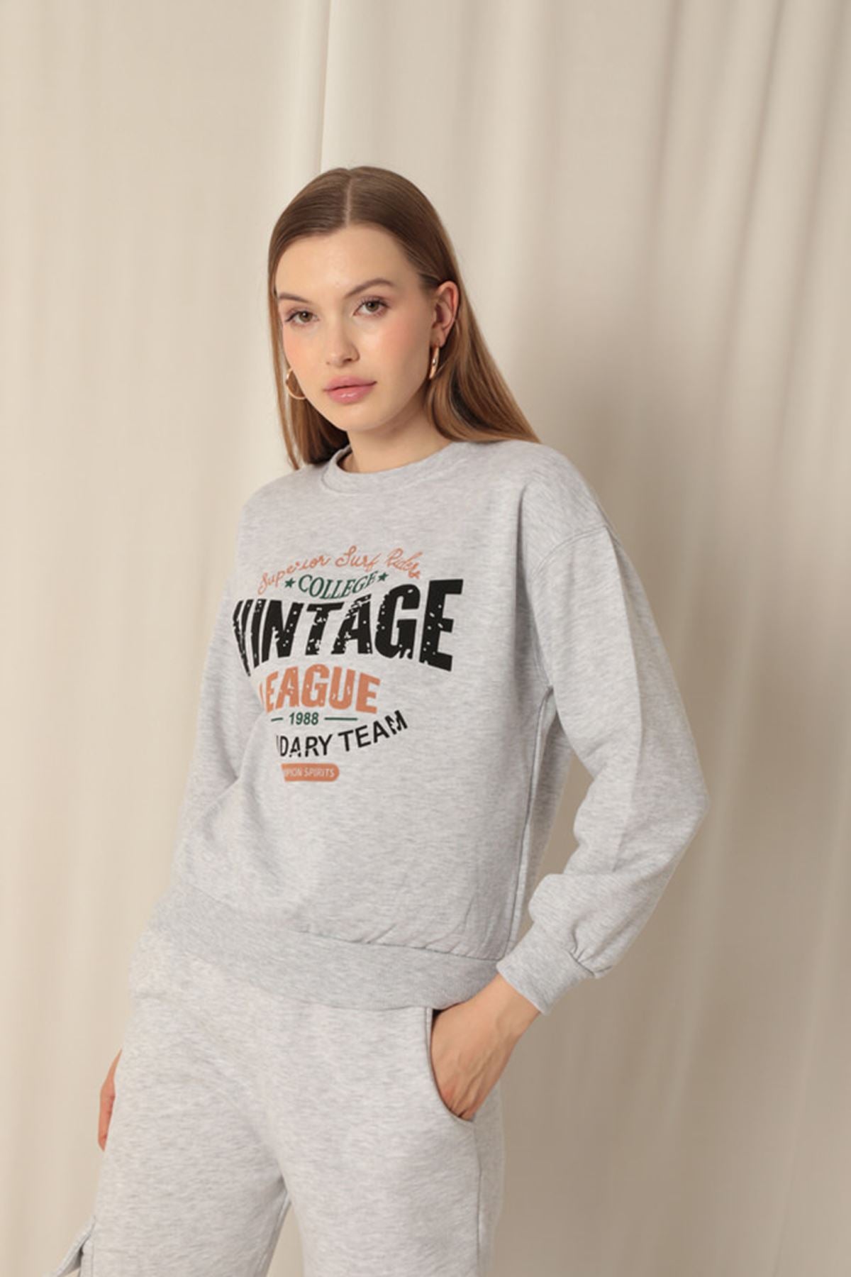 Üç İplik Kumaş Vintage Baskılı Kadın Gri Sweat