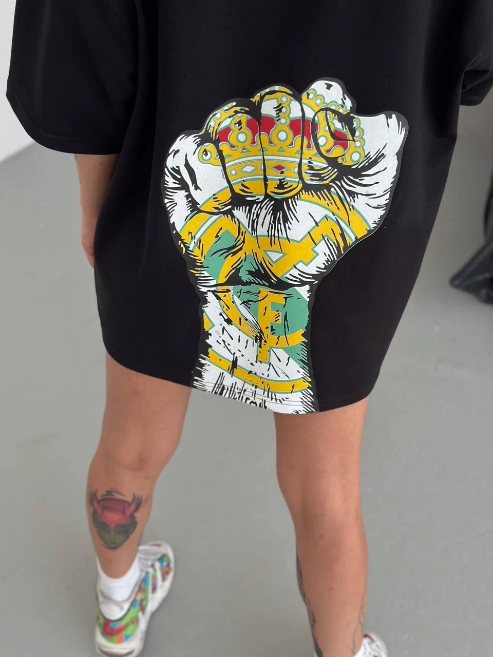 kadın  Bisiklet Yaka Baskılı Oversize T-Shirt - Siyah