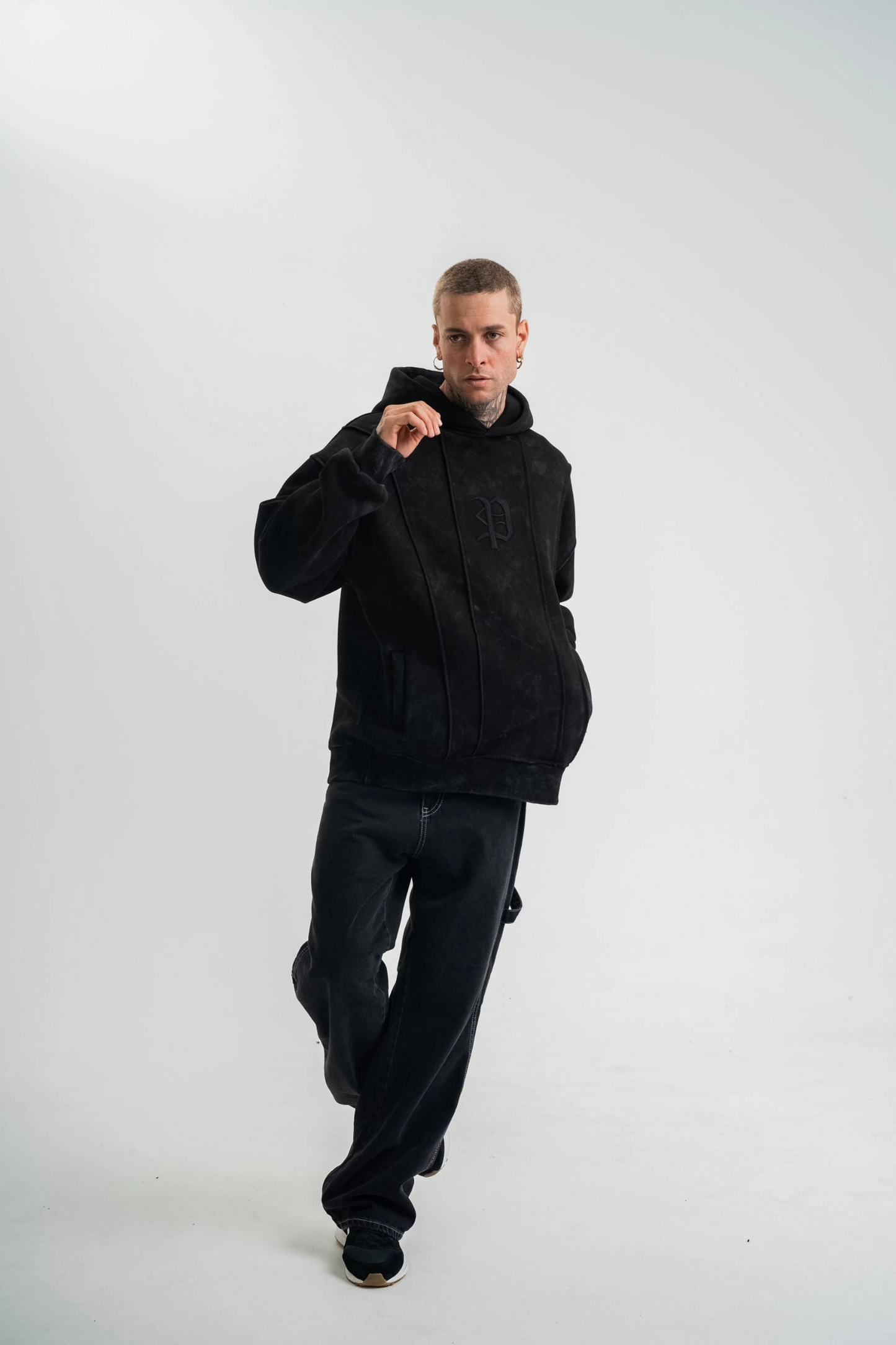 ERKEK Uzun Kol Kapşonlu Yıkamalı Nakışlı SweatShirt - Siyah