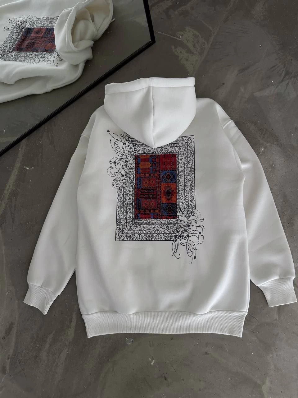 Kadın üç iplik Kapüşonlu Ön Ve Arka Baskılı SweatShirt - Beyaz