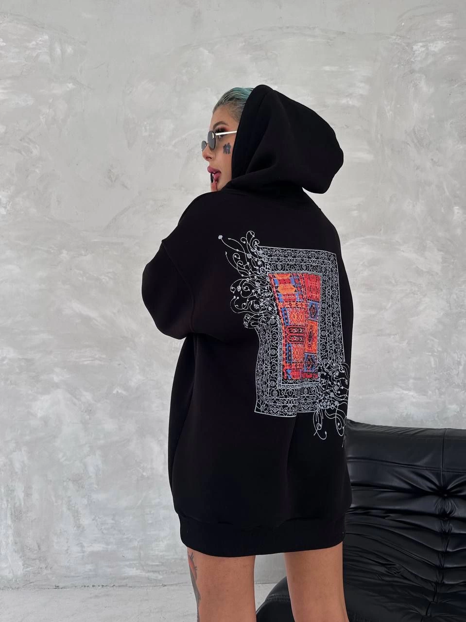Kadın üç iplik Kapüşonlu Ön Ve Arka Baskılı SweatShirt - Siyah